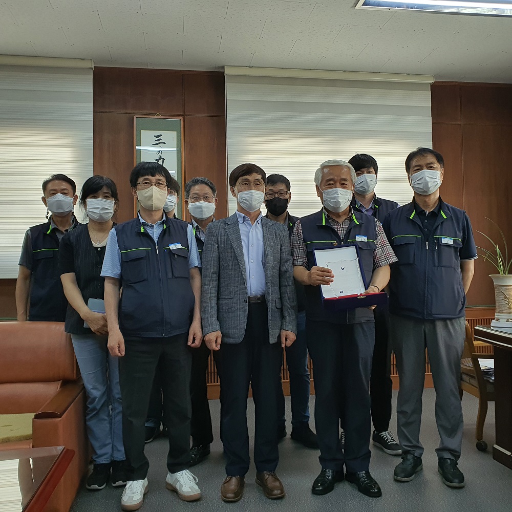 2022년 상반기 역내 입주기업 감사패 전달  이미지 1