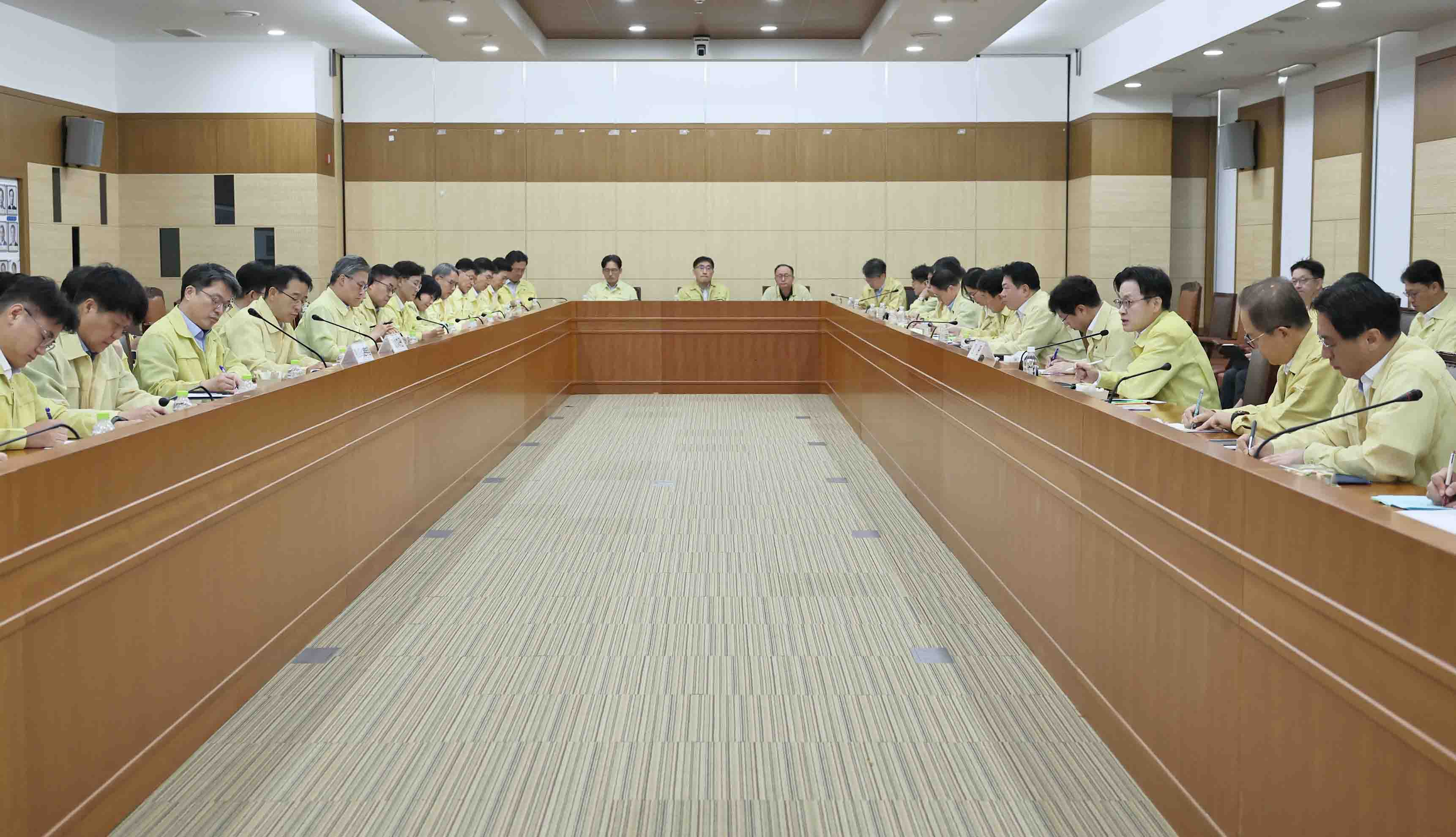 산업통상자원부 확대간부회의 개최