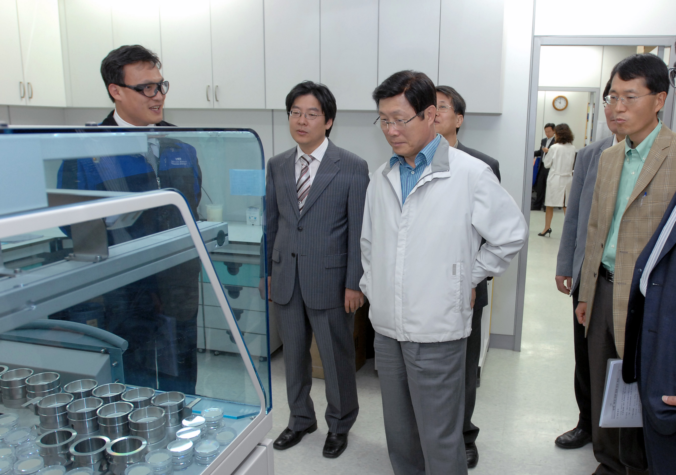 포토뉴스 < 정책뉴스 < 알림·뉴스 산업통상자원부 홈페이지 - 외국인투자기업인 존슨매티카탈리스트코리아(주) 방문 산업통상자원부