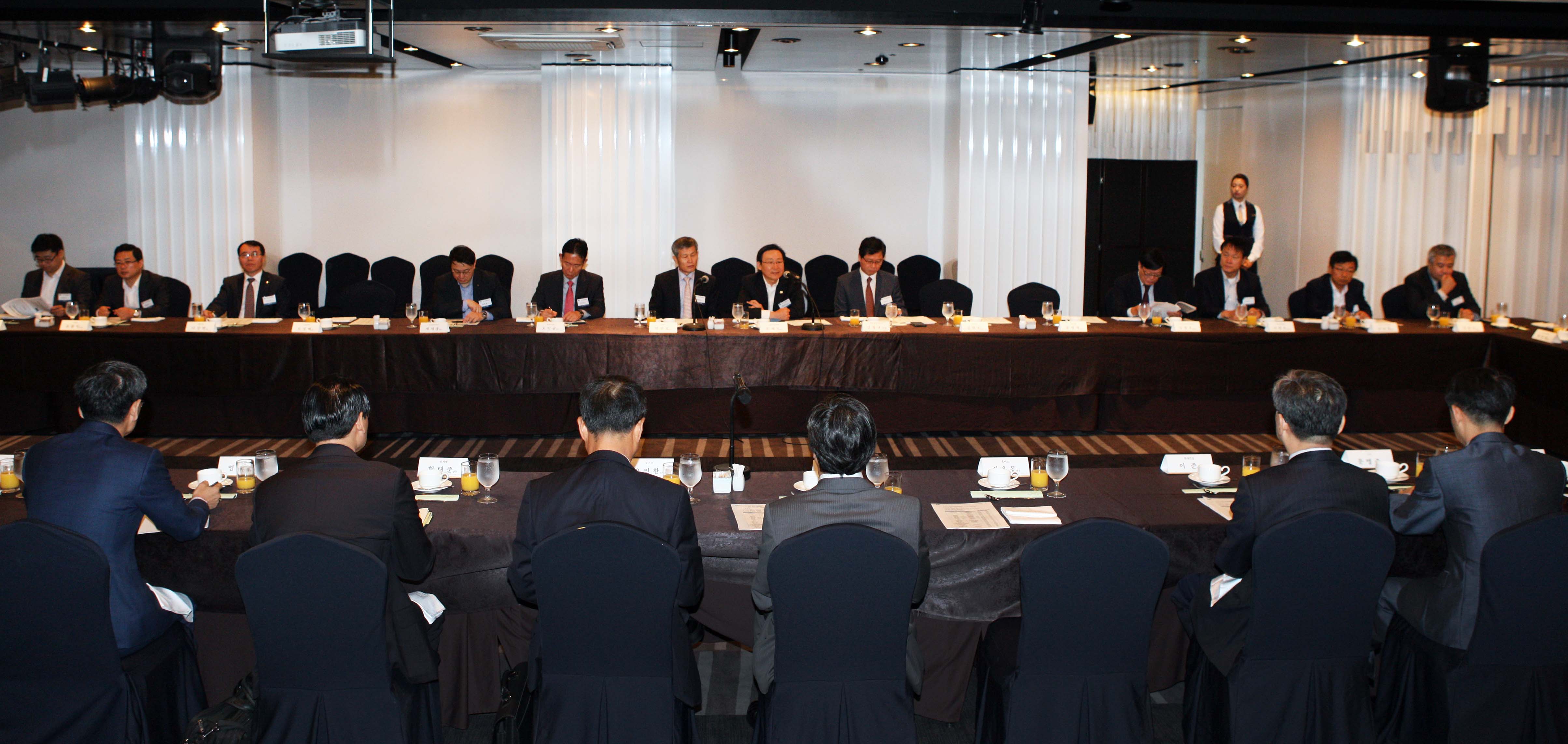 포토뉴스 < 정책뉴스 < 알림·뉴스 산업통상자원부 홈페이지 - 전경련 글로벌경영협의회 산업통상자원부