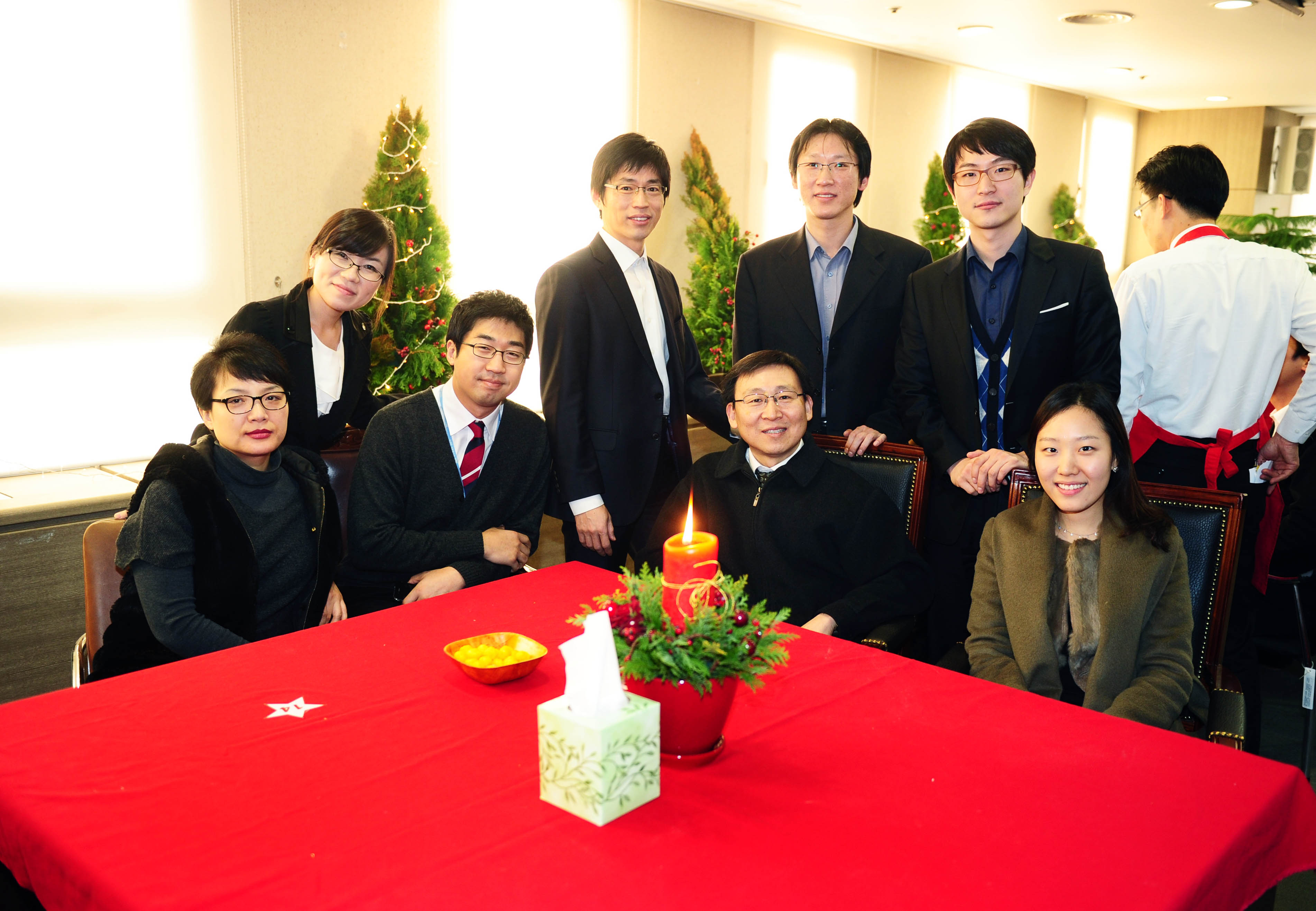 포토뉴스 < 정책뉴스 < 알림·뉴스 산업통상자원부 홈페이지 - 지식경제부 선우회 불우이웃돕기 일일찾집 산업통상자원부